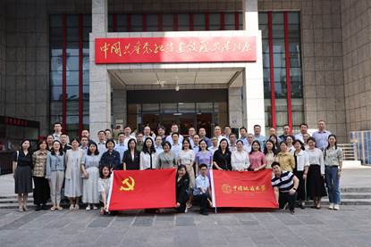 说明: //zzb.91-bbs.com/__local/2/B1/50/0C0CABEA2A41D3729482AFF62B9_DD31E0EC_72A1E.jpeg